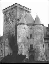 Photographie du chteau de La Rochefoucauld (deux tours jumelles) - libre de droit ?